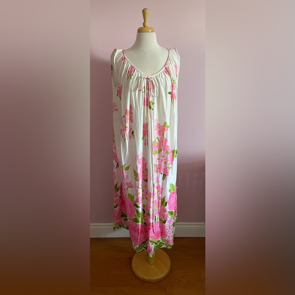 Vintage Floral Pink and White Nightie
